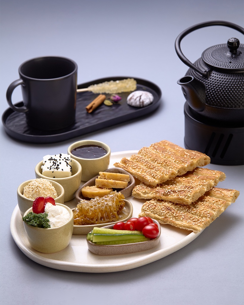 Bonzhi Platter (صبحانه ایرانی بن‌‌ژی)