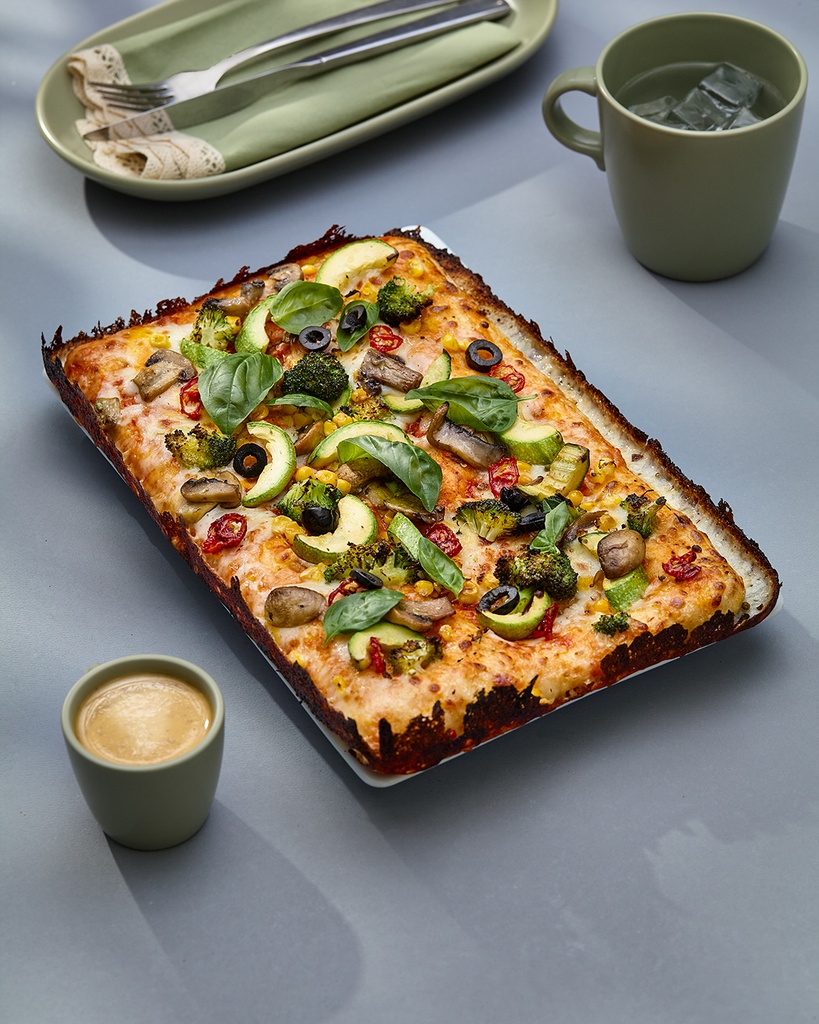 Vegetable pizza (پیتزا سبزیجات)